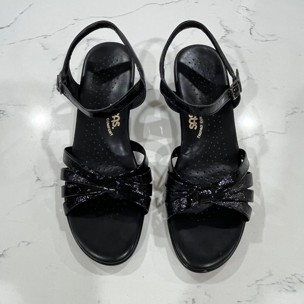 SAS Tripad Comfort women's shoes Strappy Walking low hill Sandals Size 10